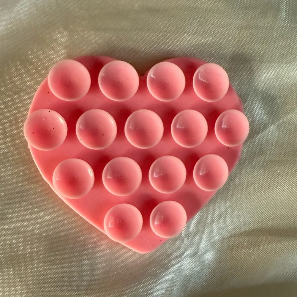 Fashion Nova “Hard Not To Love” Phone Gripper – Pink Heart Suction Cup Mount